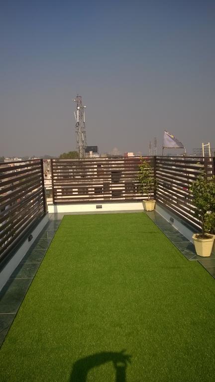Hotel Seven Hills Tower Agra  Exteriör bild