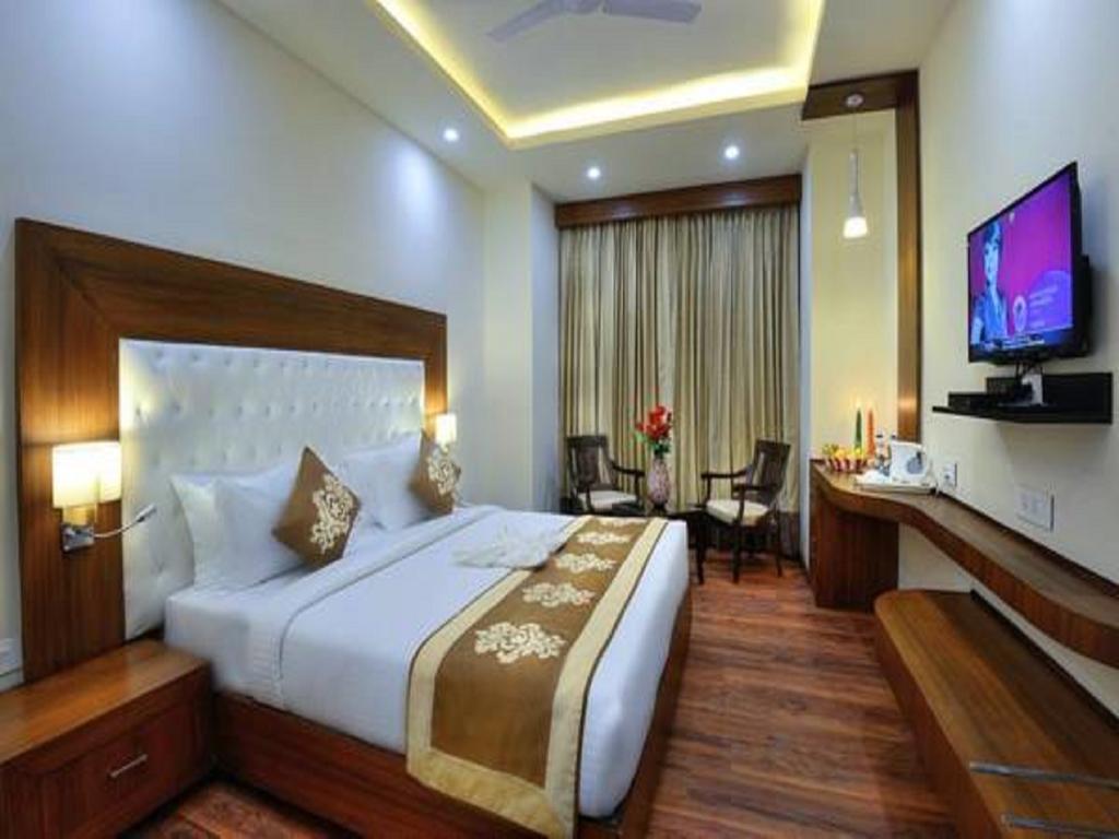 Hotel Seven Hills Tower Agra  Rum bild