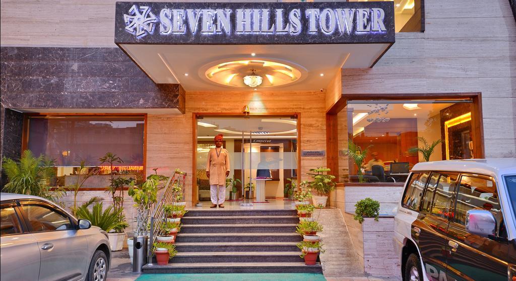 Hotel Seven Hills Tower Agra  Exteriör bild